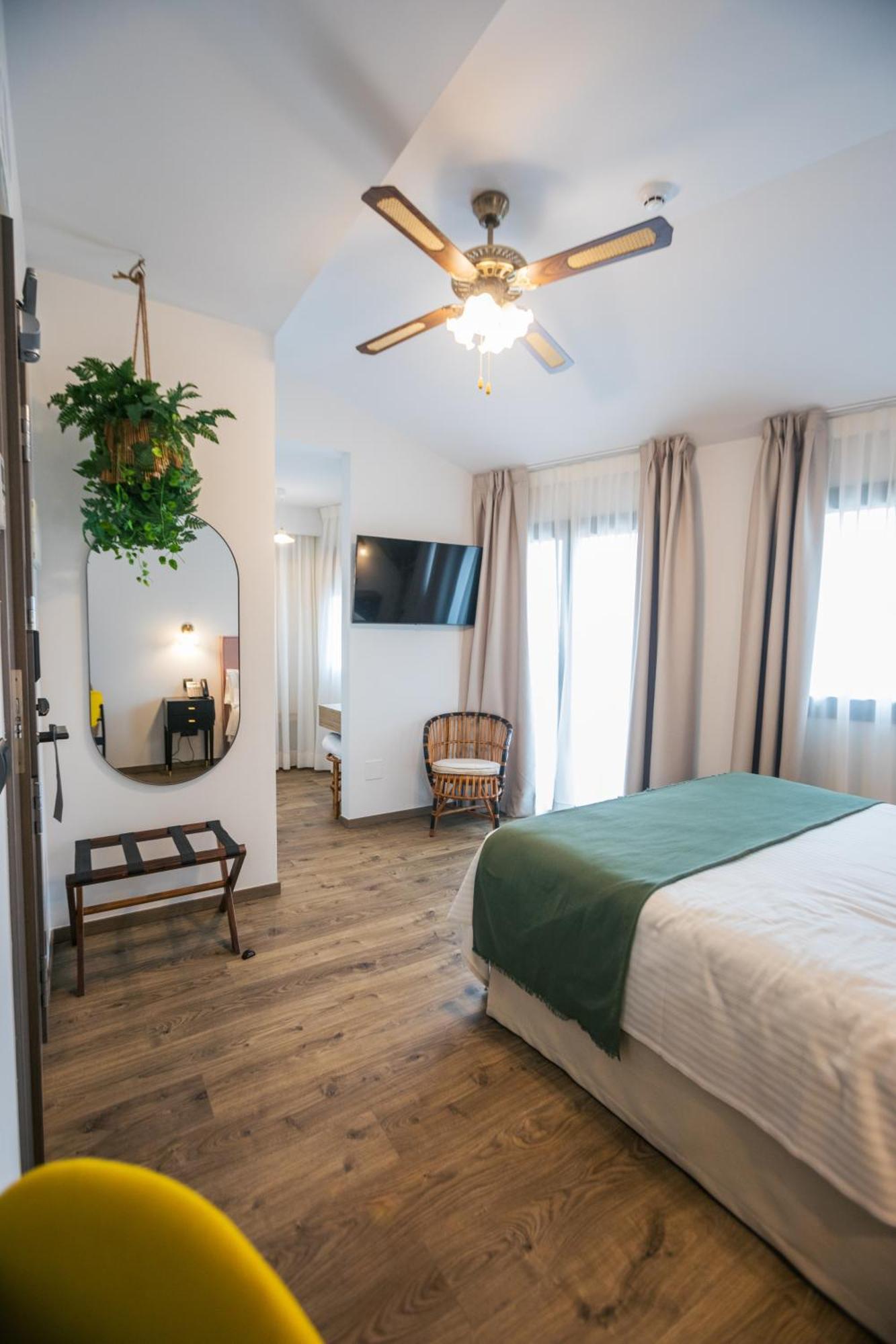 Le Petit Boutique Hotel (Adults Only) Santander Exteriör bild